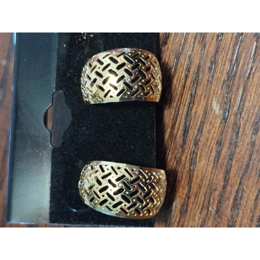 Vintage Napier gold tone screw back earrings lot of 2
